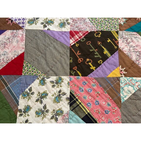 1930s 1940s quilt with feedsack fabrics hand pieced and quilted 71” x 82” - Picture 5 of 10